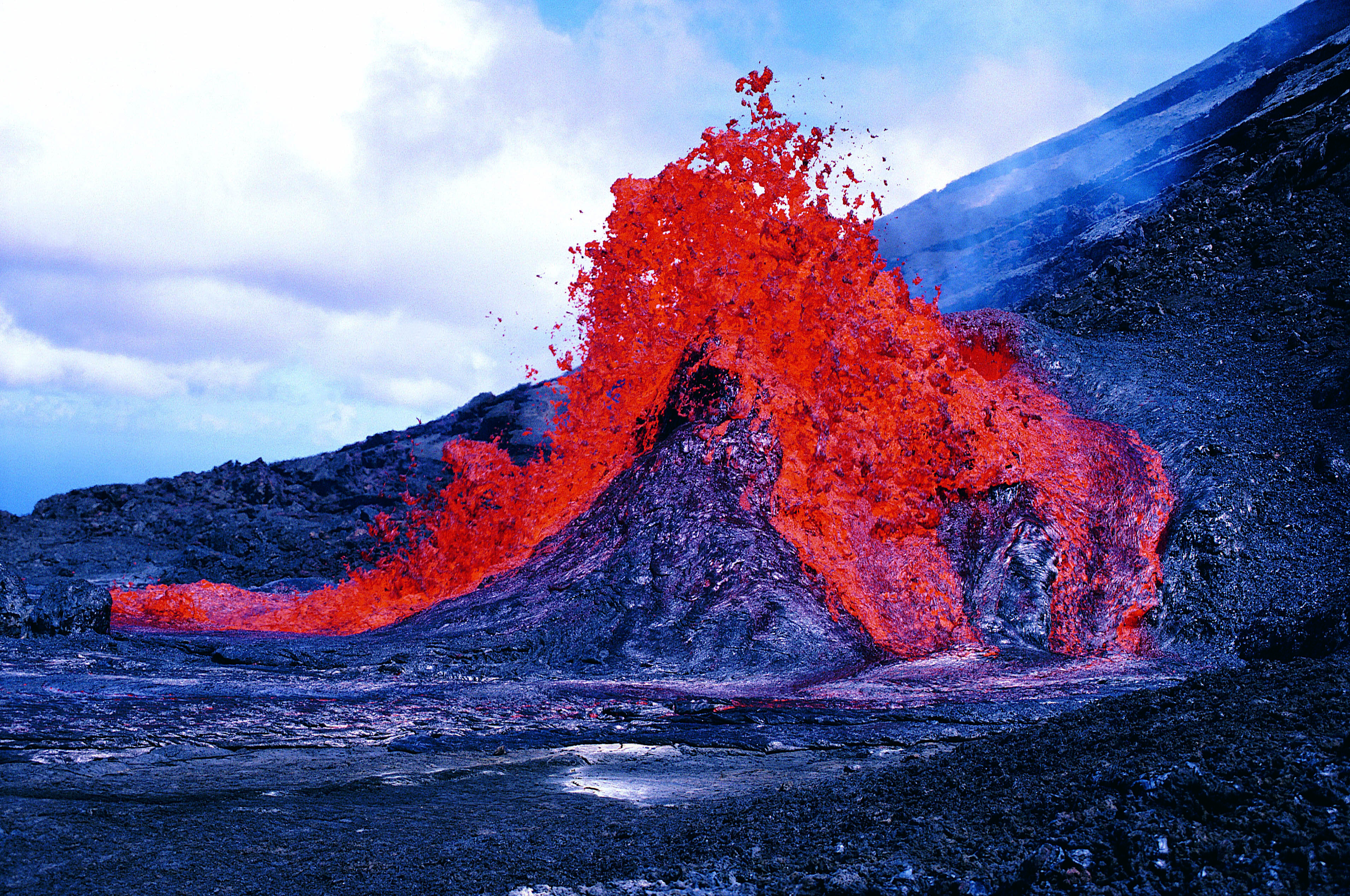 éruption de volcan
